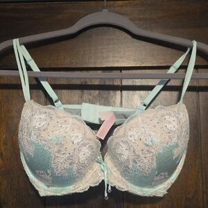 Victoria's Secret Mint and Cream Lace Bra
